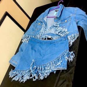 Two pics skort set with shredded jacket